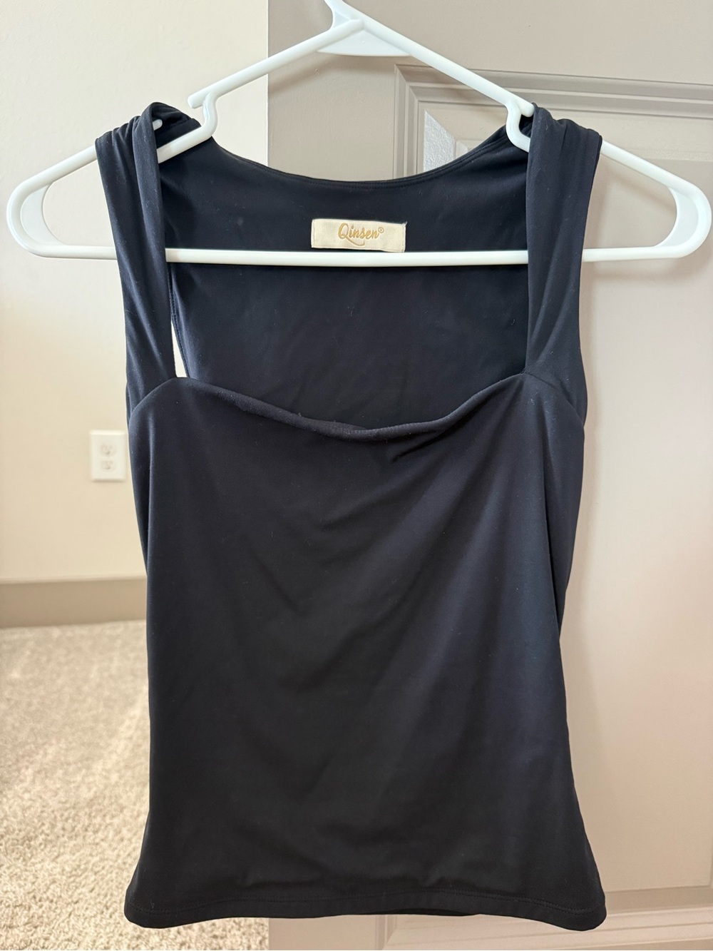 Qinsen Black Women's Square Neck Tank